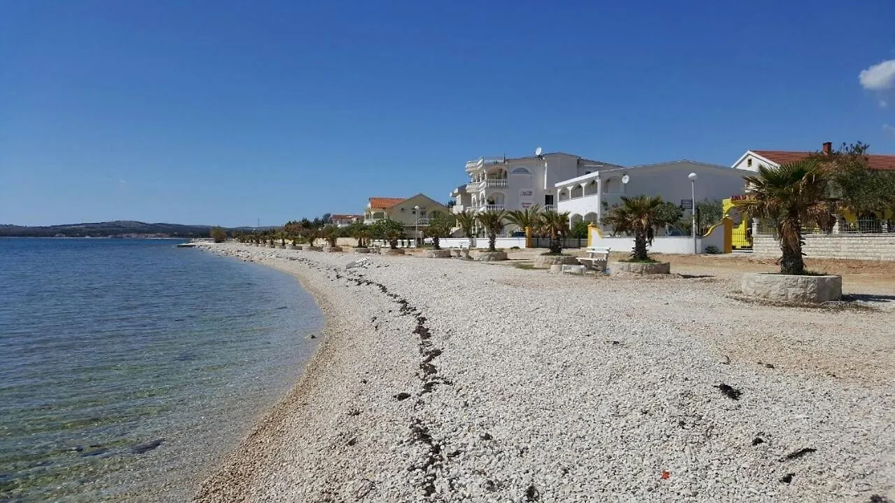 Apartments By The Sea Vir - 20712