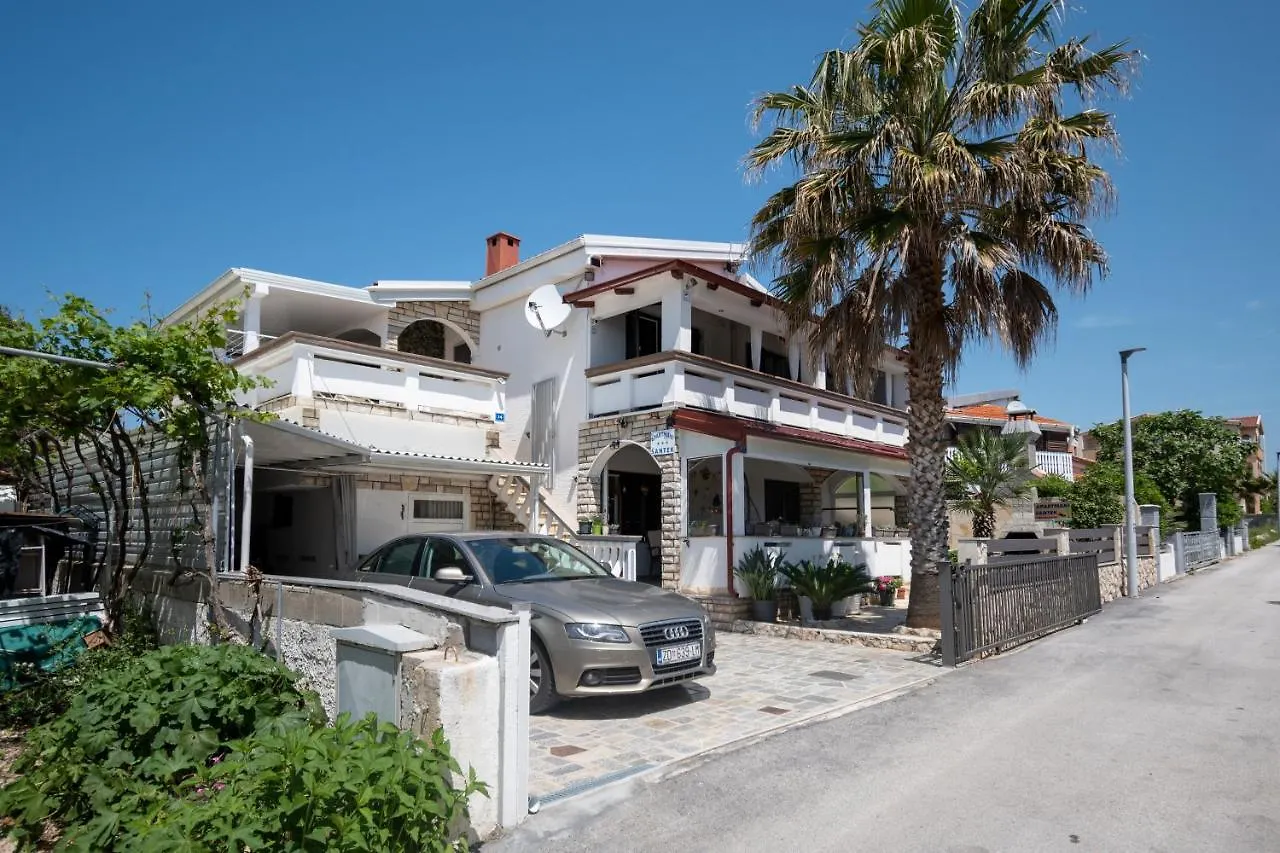 Apartments By The Sea Vir - 20712